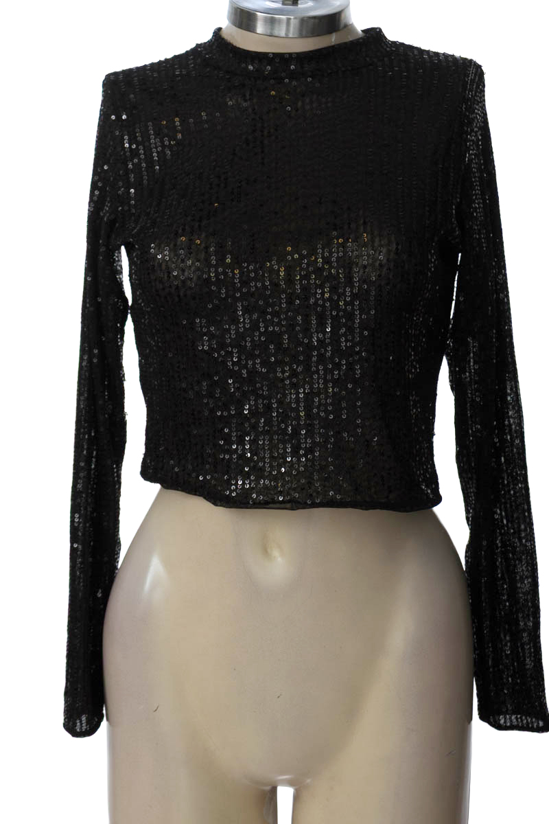 Top / Camiseta color Negro - Closeando