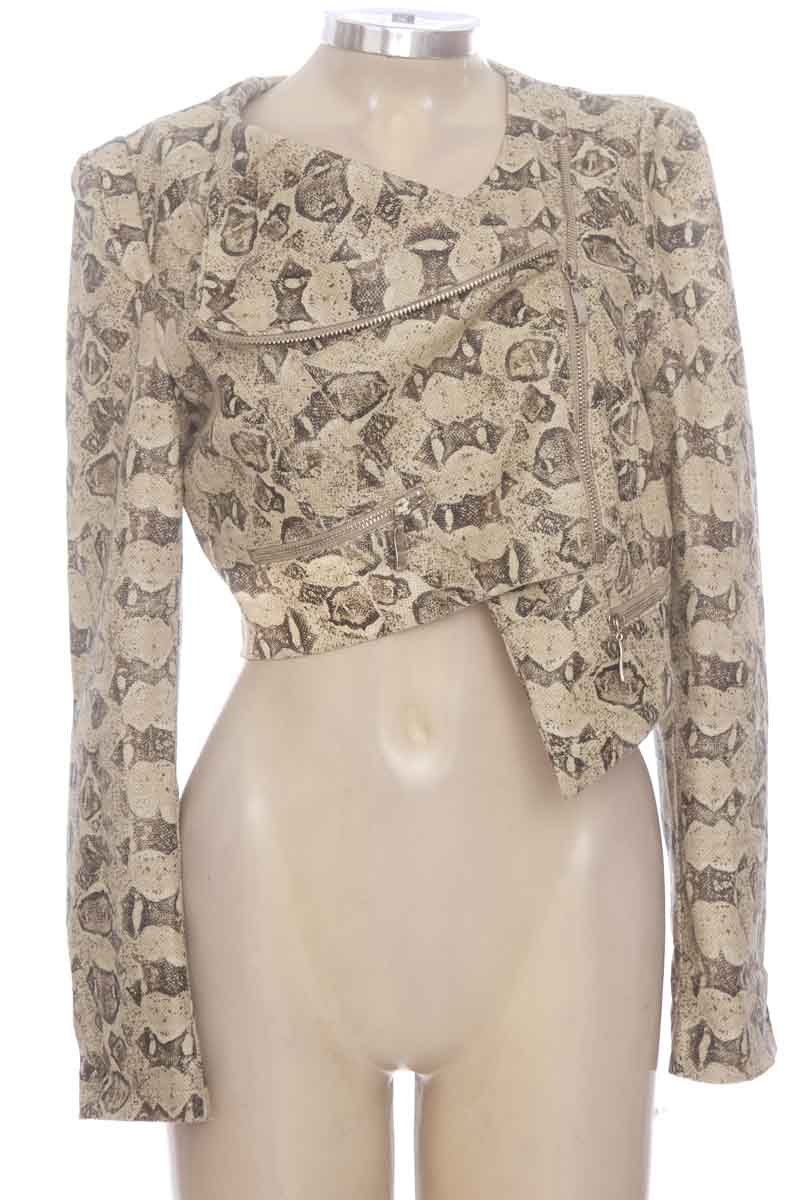Chaqueta / Abrigo color Beige - Lucy & Co