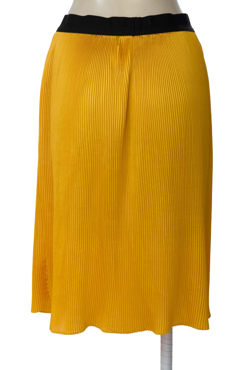 Falda color Mostaza - University Club