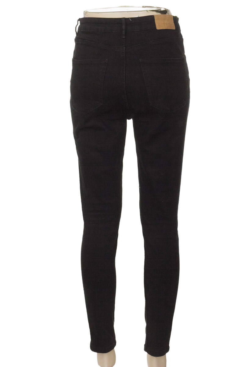 Pantalones color Negro - Zara