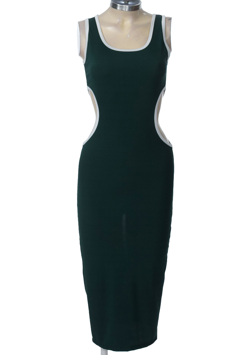 Vestido / Enterizo color Verde - Closeando