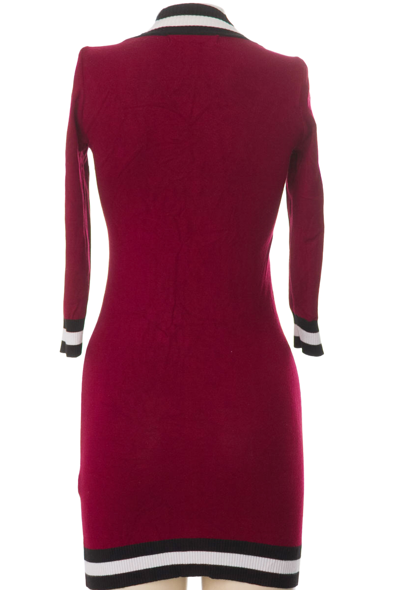 Vestido / Enterizo color Vinotinto - Forever 21