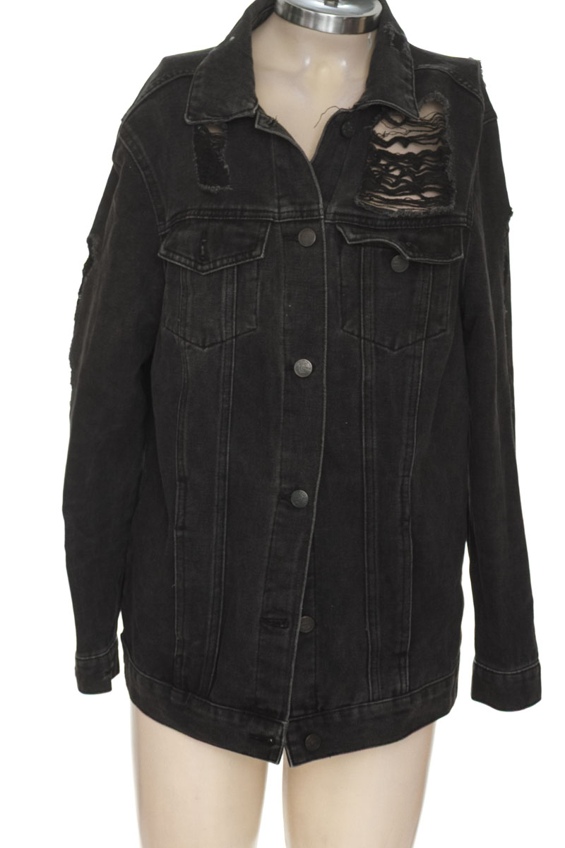 Chaqueta / Abrigo color Negro - BBJ