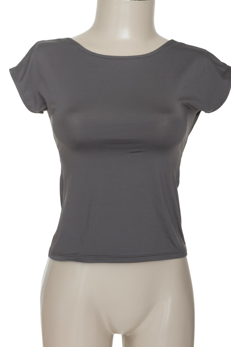 Top / Camiseta color Gris - Ostu