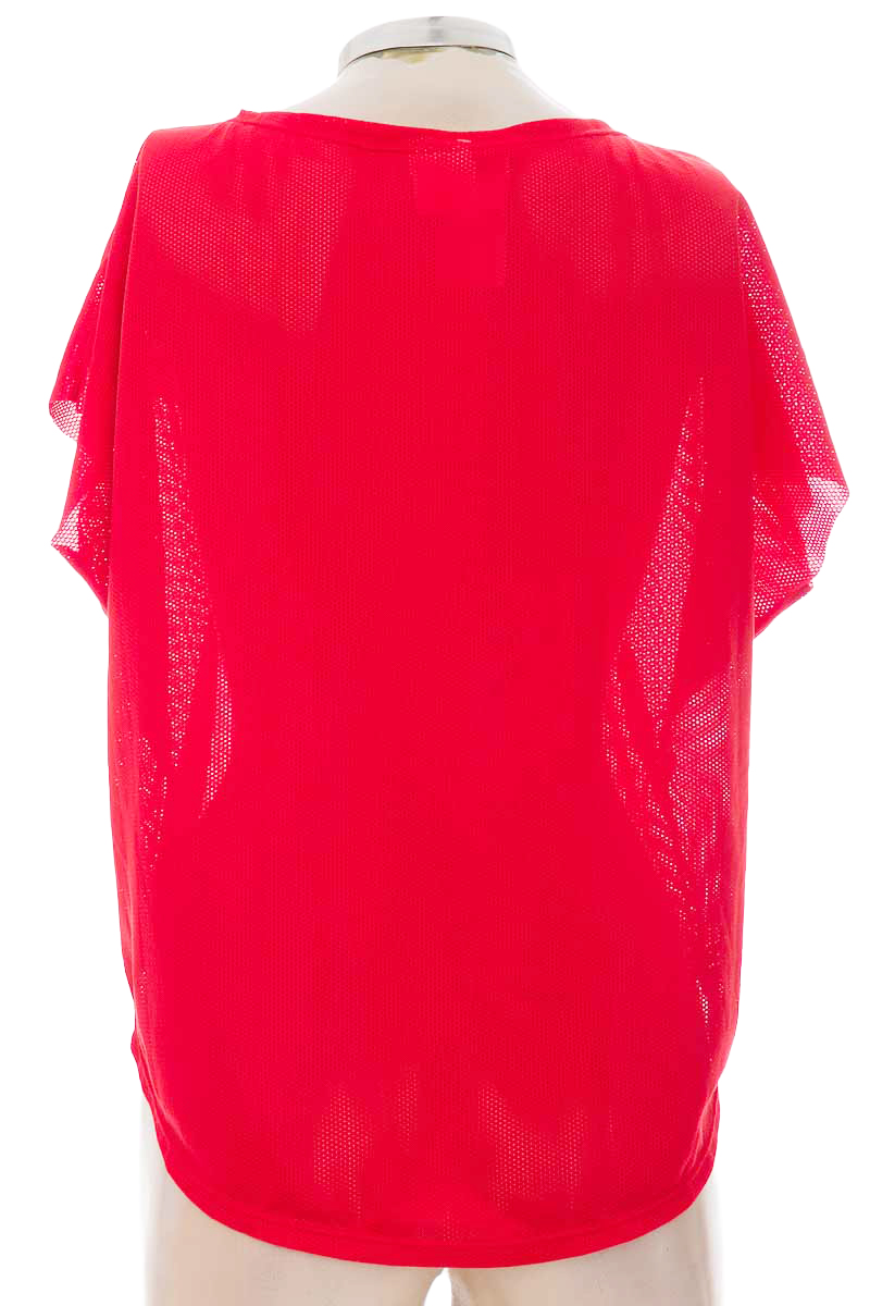 Ropa Deportiva / Salida de Baño color Rojo - Yazo