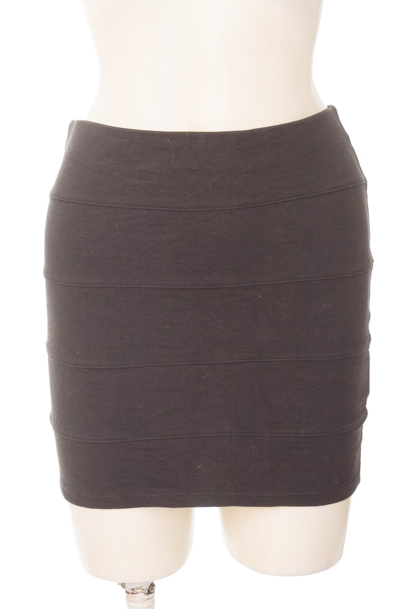 Falda color Negro - Cyzone