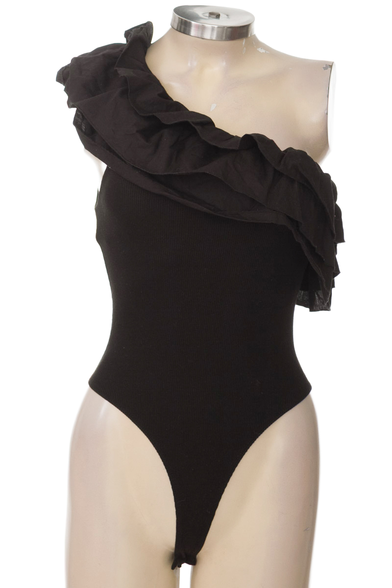 Top / Camiseta color Negro - Zara