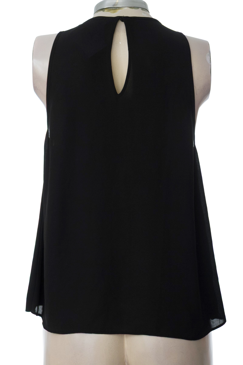 Top / Camiseta color Negro - Zara