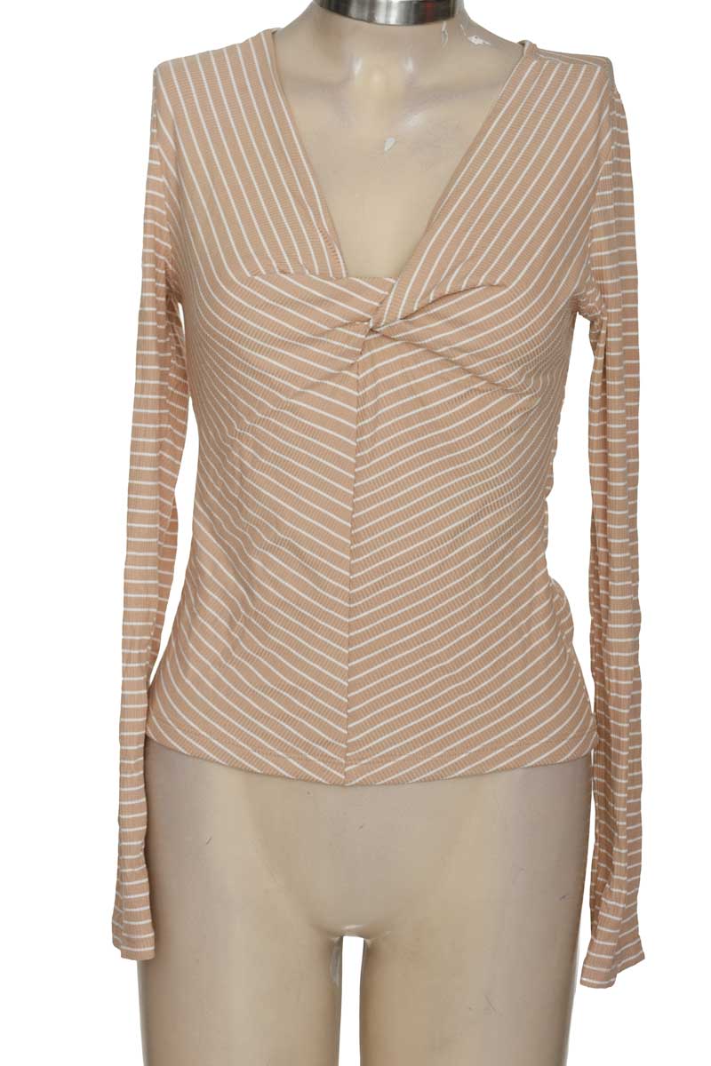 Top / Camiseta color Beige - B Violet