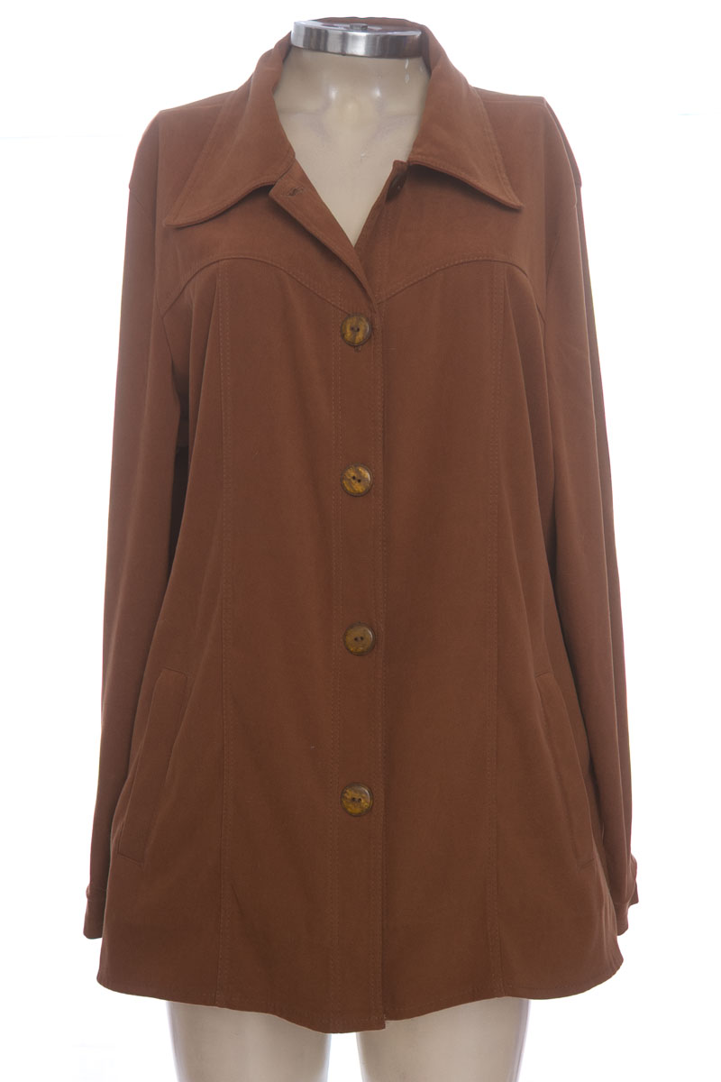 Chaqueta / Abrigo color Café - Closeando