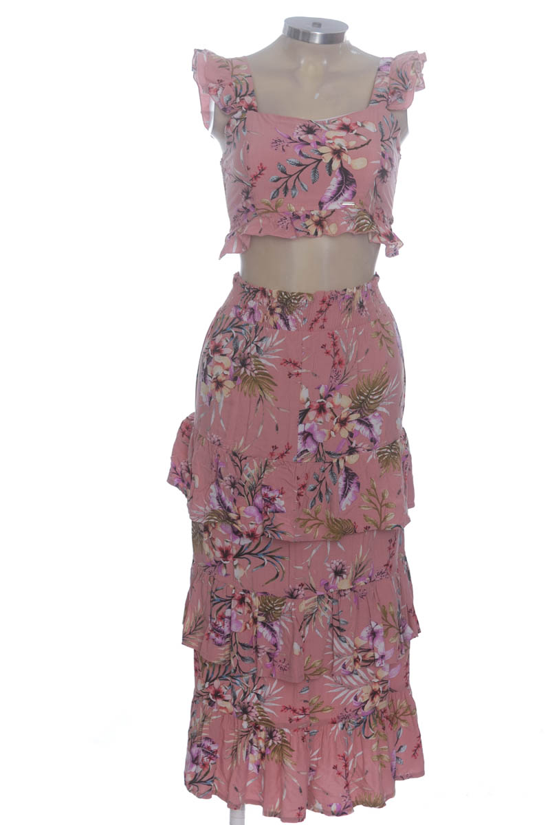 Vestido / Enterizo color Rosado - Closeando