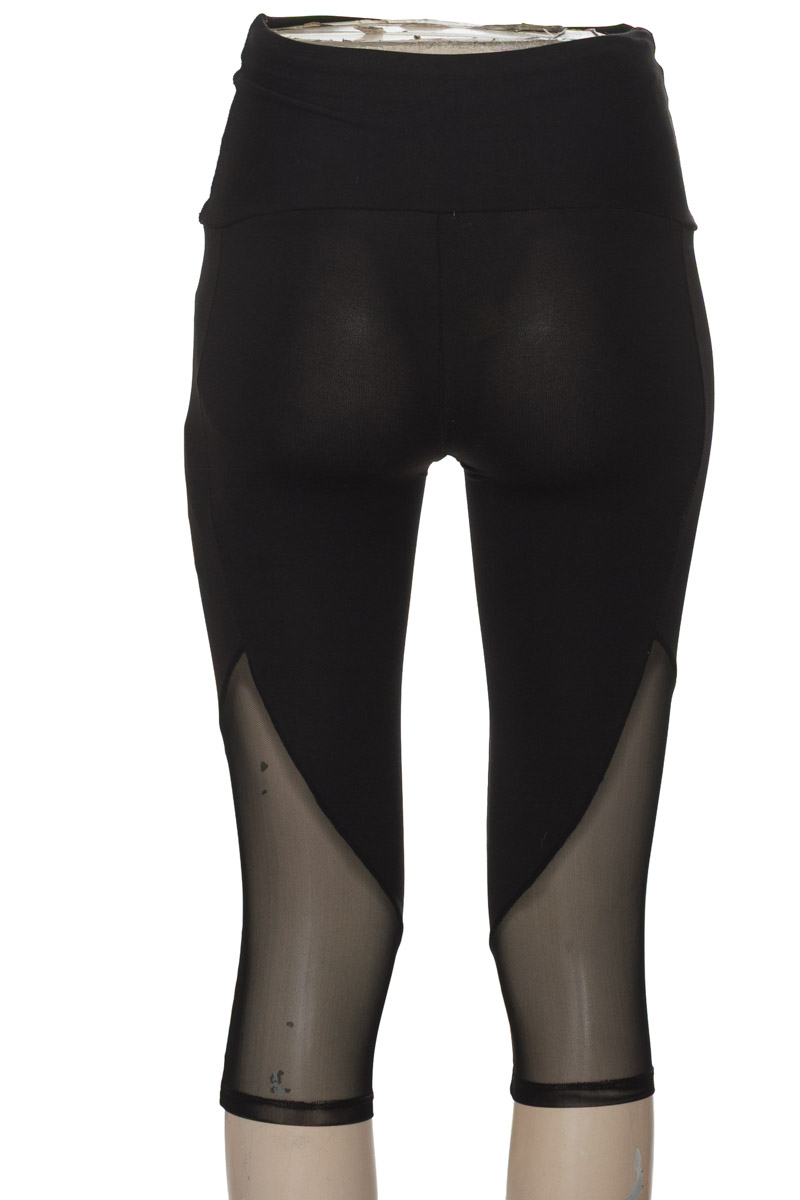 Ropa Deportiva / Salida de Baño color Negro - Leonisa