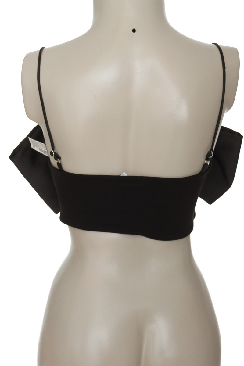 Top / Camiseta color Negro - Stradivarius