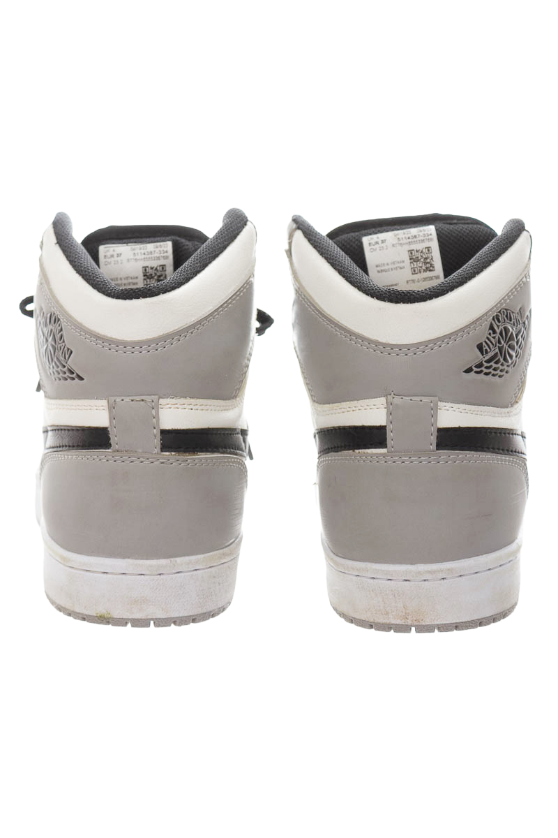 Zapatos color Gris - Closeando