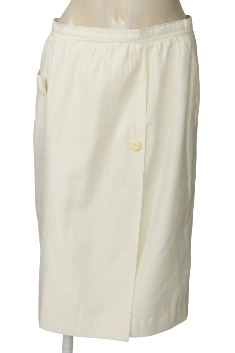 Falda color Beige - Closeando