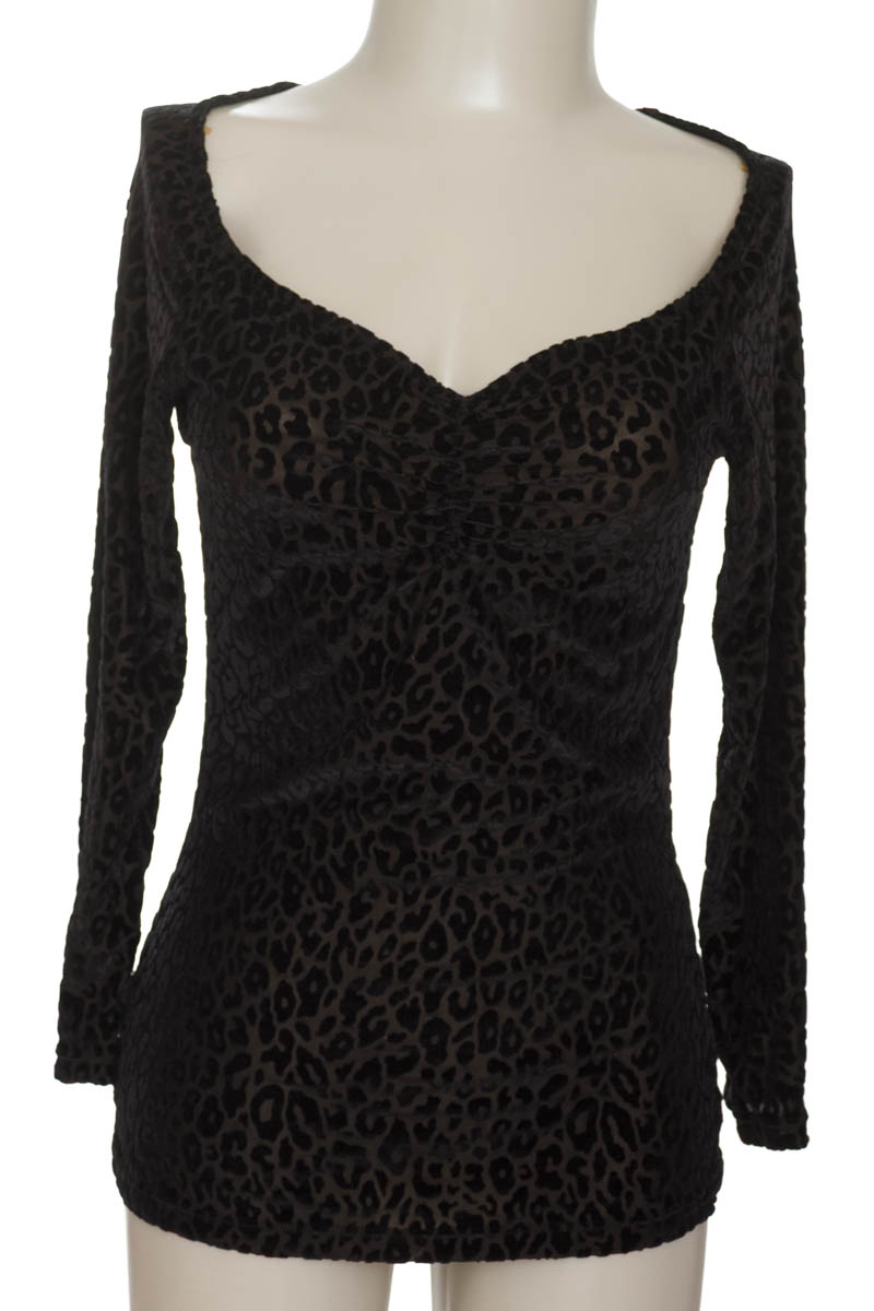 Top / Camiseta color Negro - Studio F