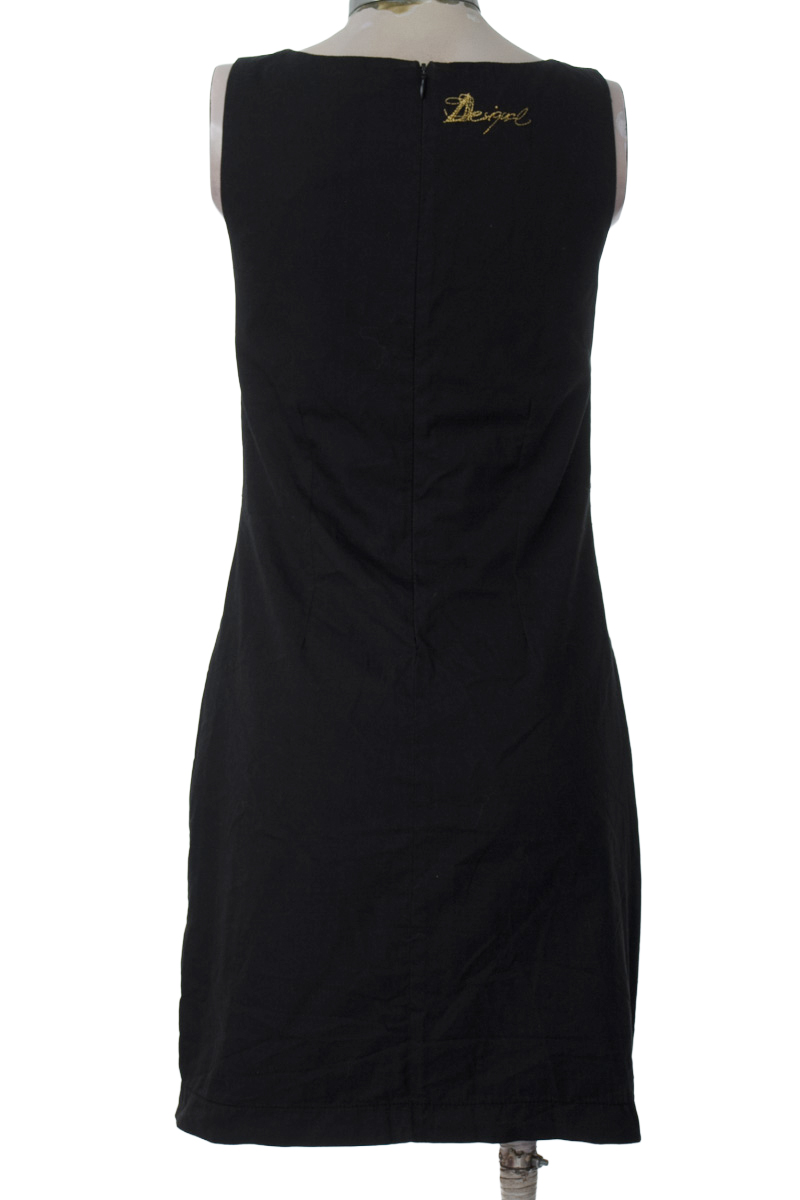 Vestido / Enterizo color Negro - Desigual