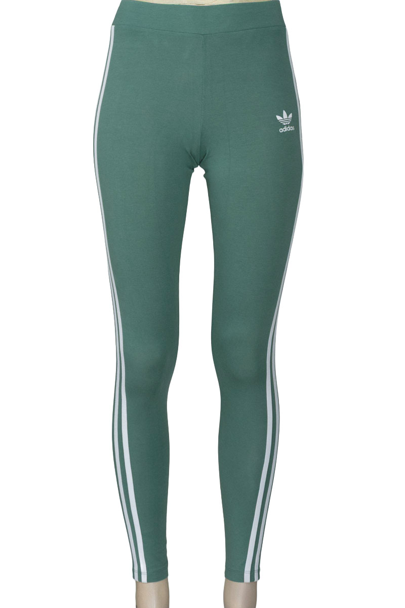 Ropa Deportiva / Salida de Baño color Verde - Adidas