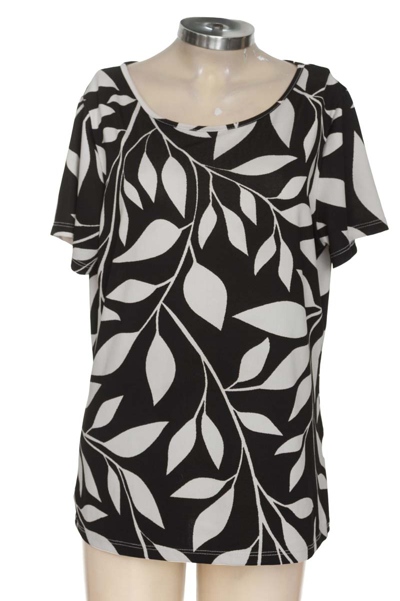 Top / Camiseta color Negro - PATPRIMO