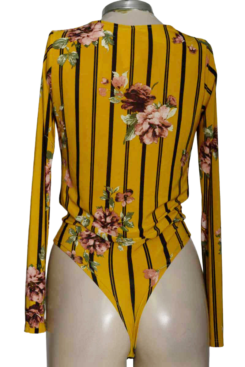 Top / Camiseta color Mostaza - NAVISSI