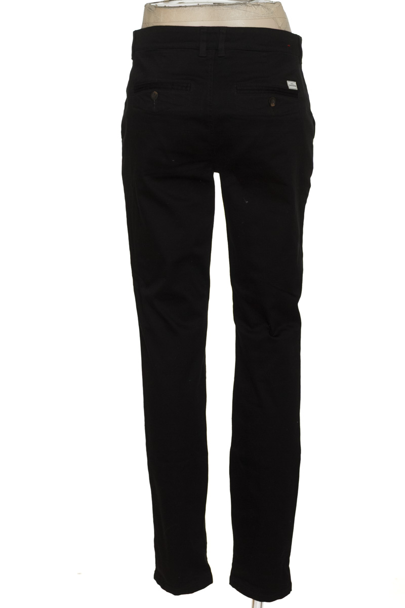 Pantalón color Negro - Chevignon