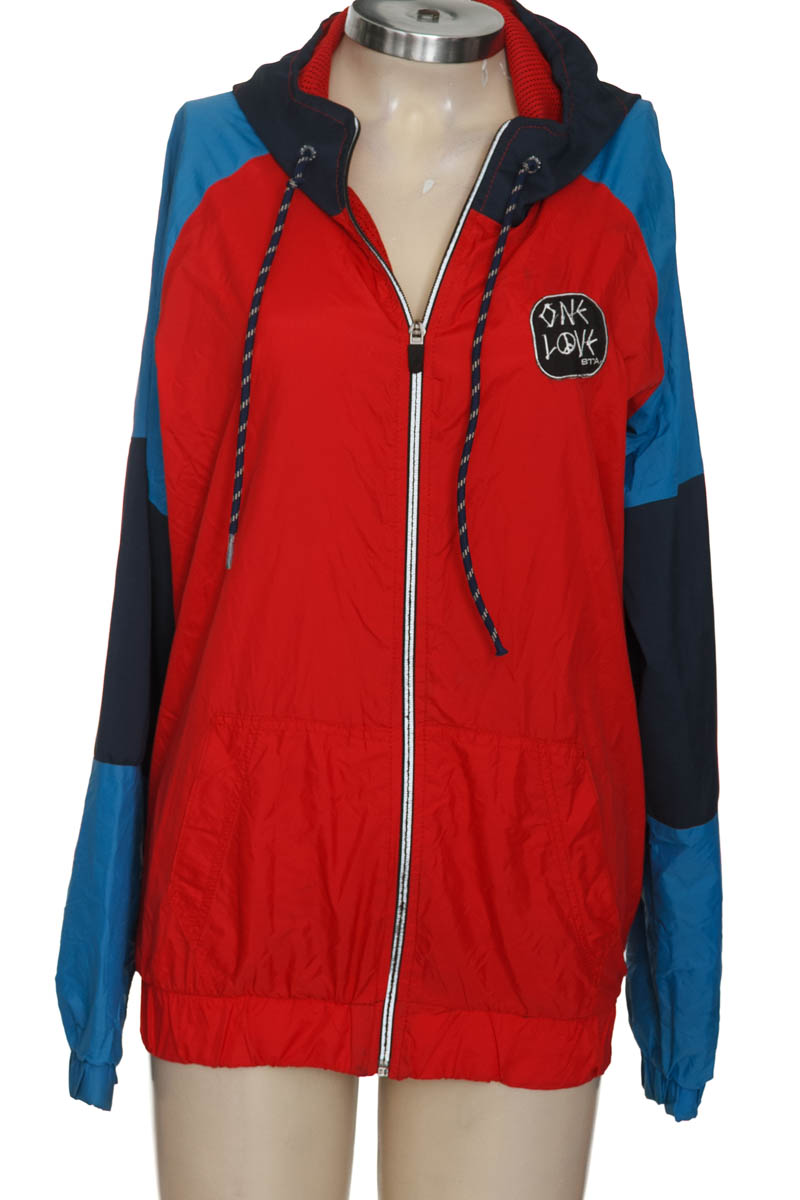 Chaqueta / Abrigo color Rojo - Closeando