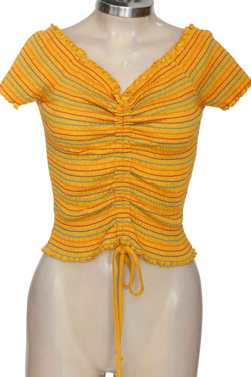 Top / Camiseta color Mostaza - Sofia's