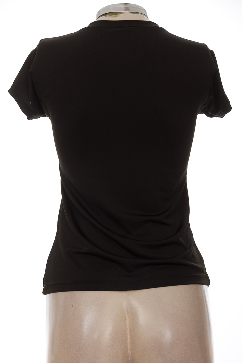 Ropa Deportiva / Salida de Baño color Negro - Closeando