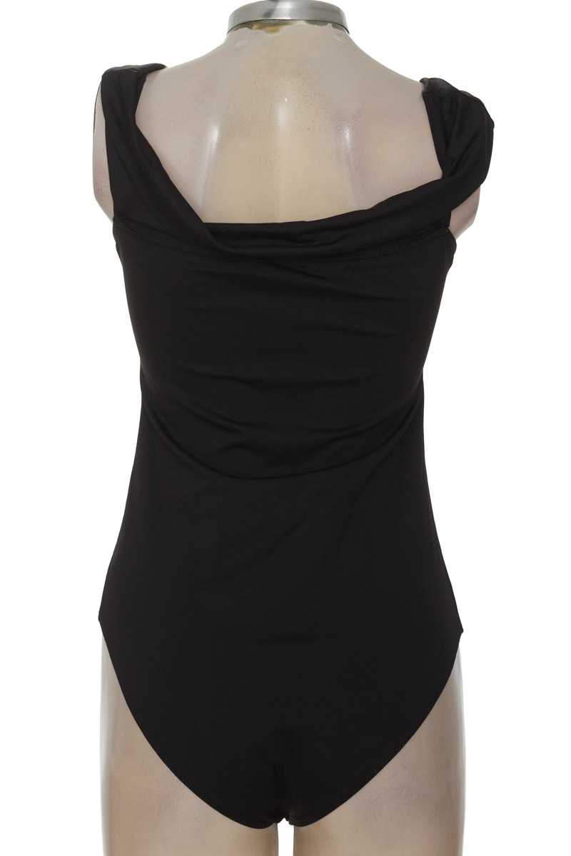 Top / Camiseta color Negro - Stradivarius