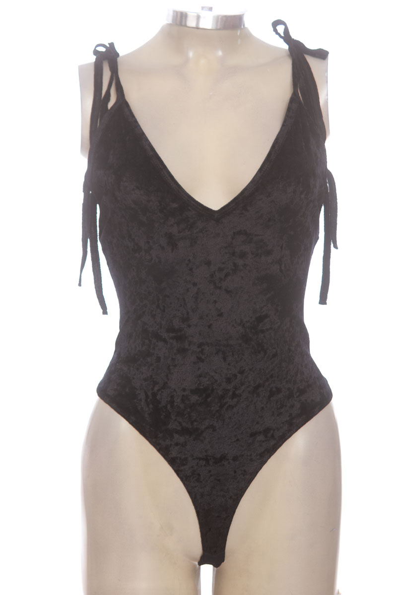 Top / Camiseta color Negro - ELA