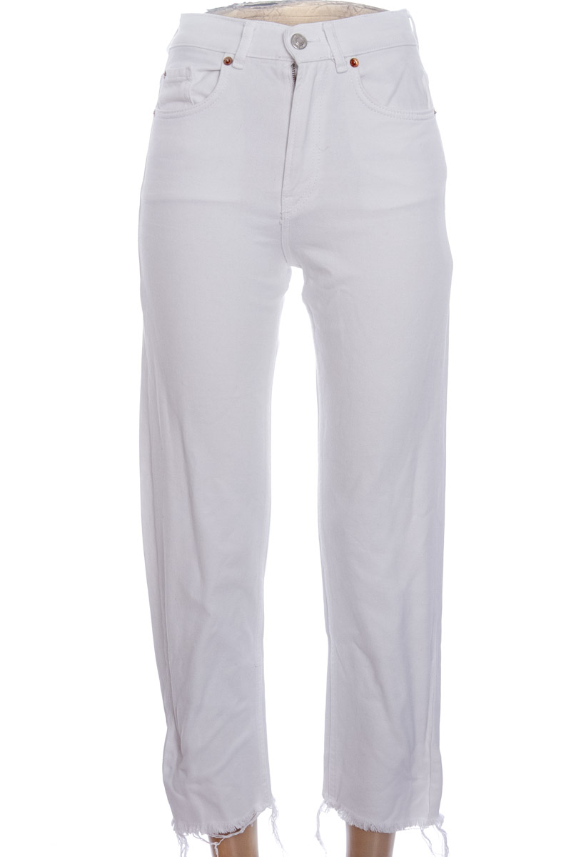 Pantalones color Blanco - Stradivarius