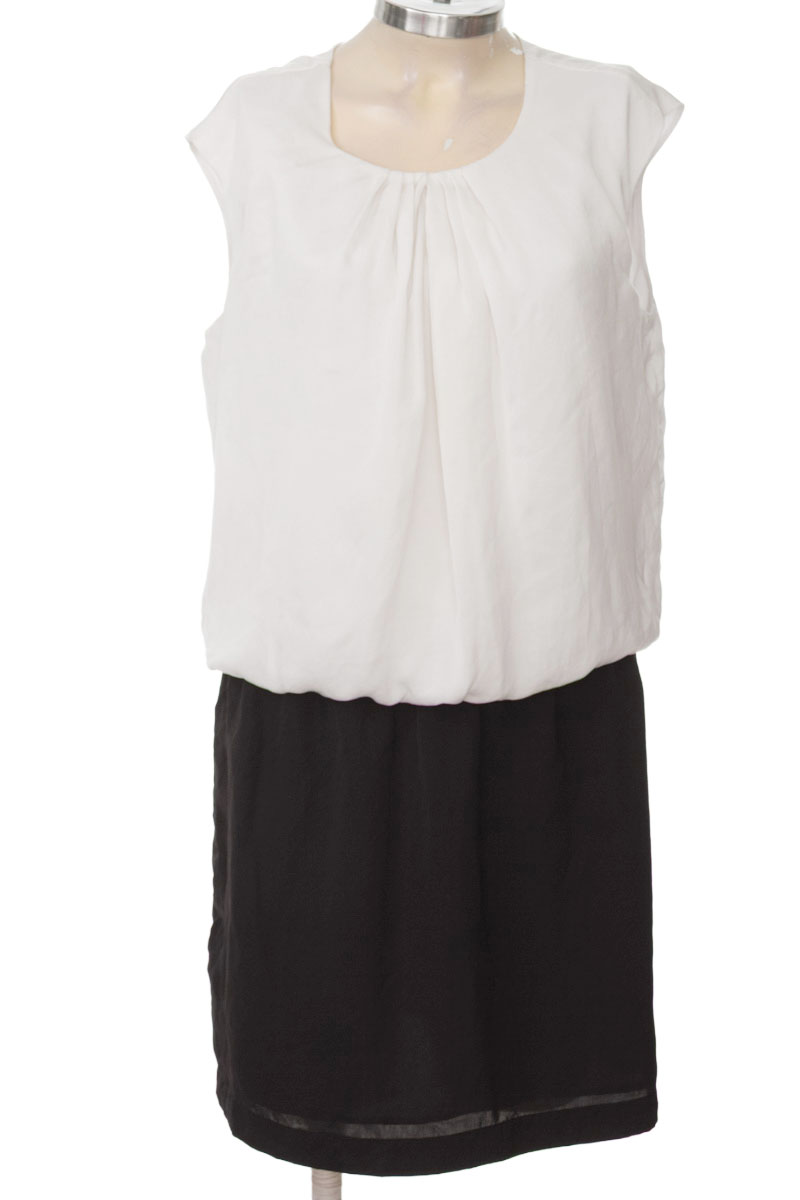 Vestido / Enterizo color Negro - United Colors of Benetton