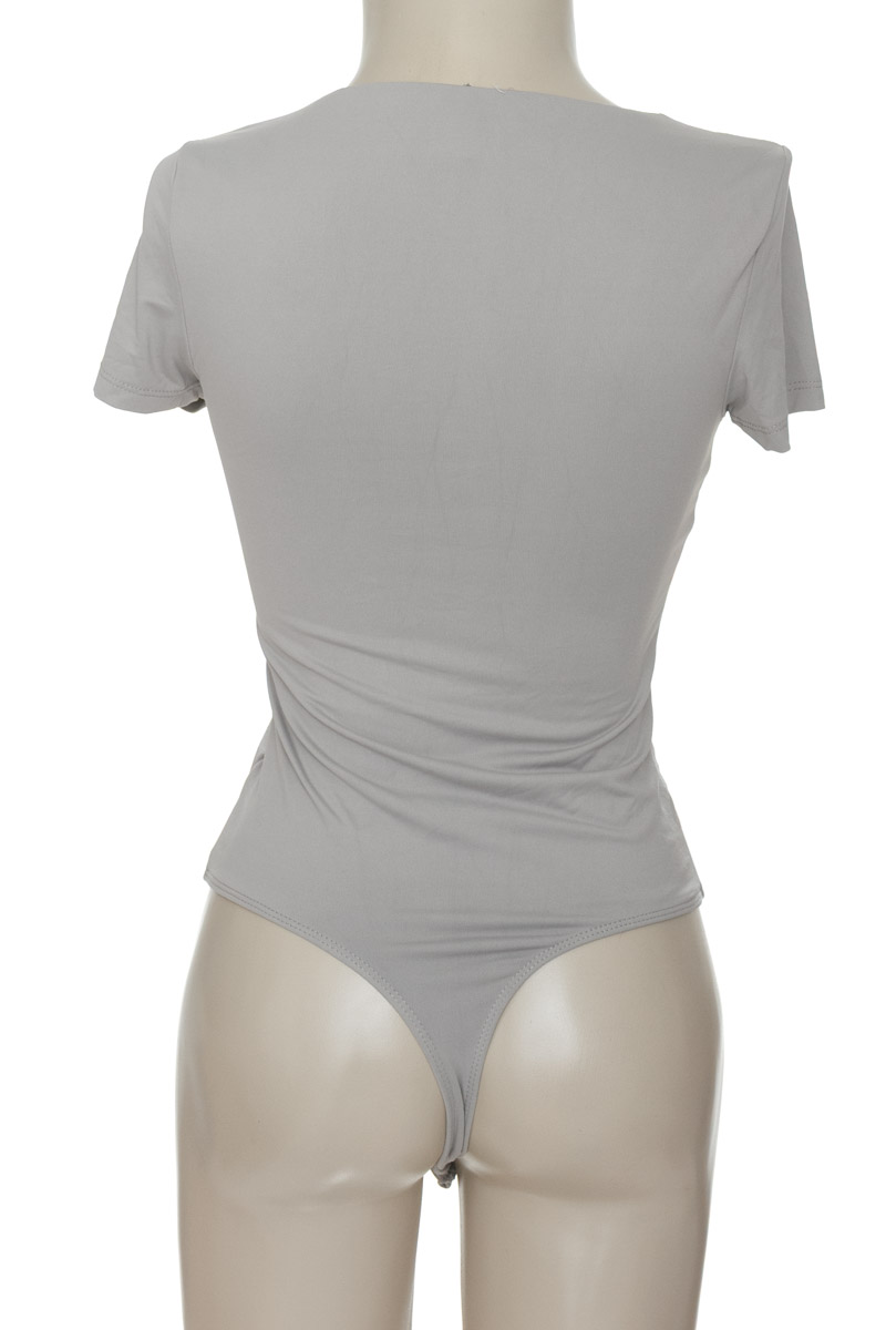 Top / Camiseta color Gris - Pink Rose