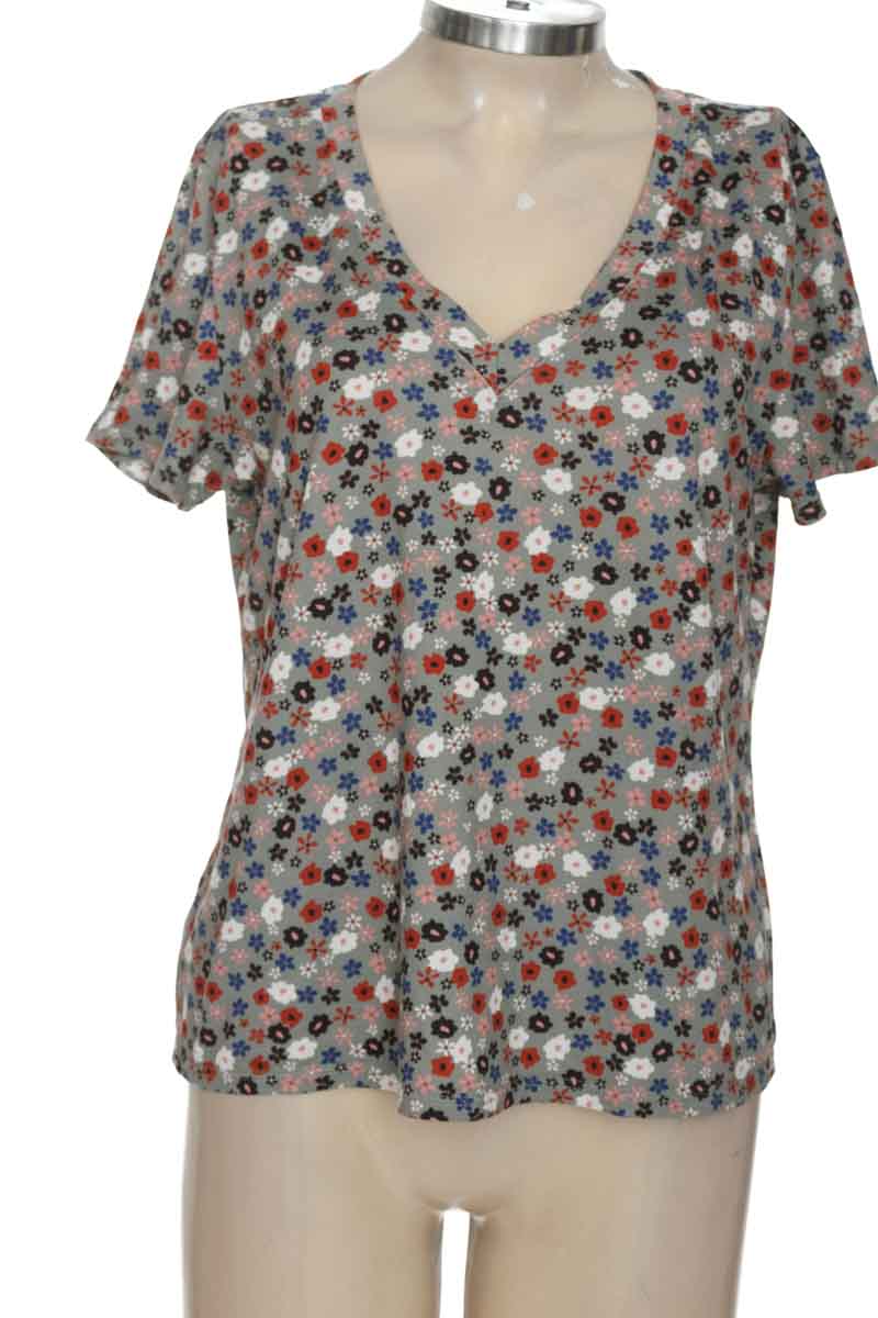 Top / Camiseta color Verde - Azzorti