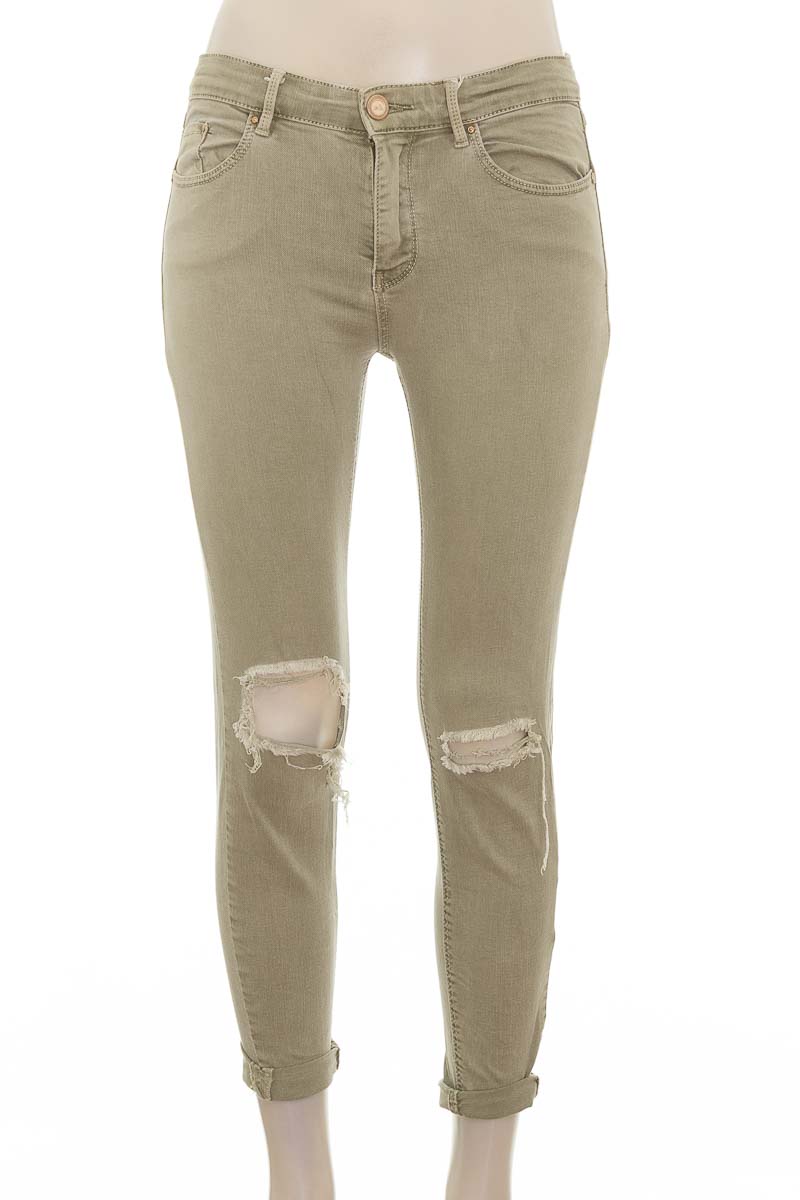 Pantalón color Verde - Stradivarius | Closeando ®