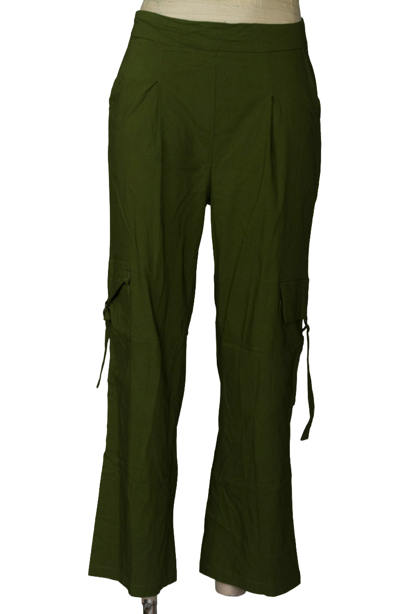 Pantalones color Verde - SUYE