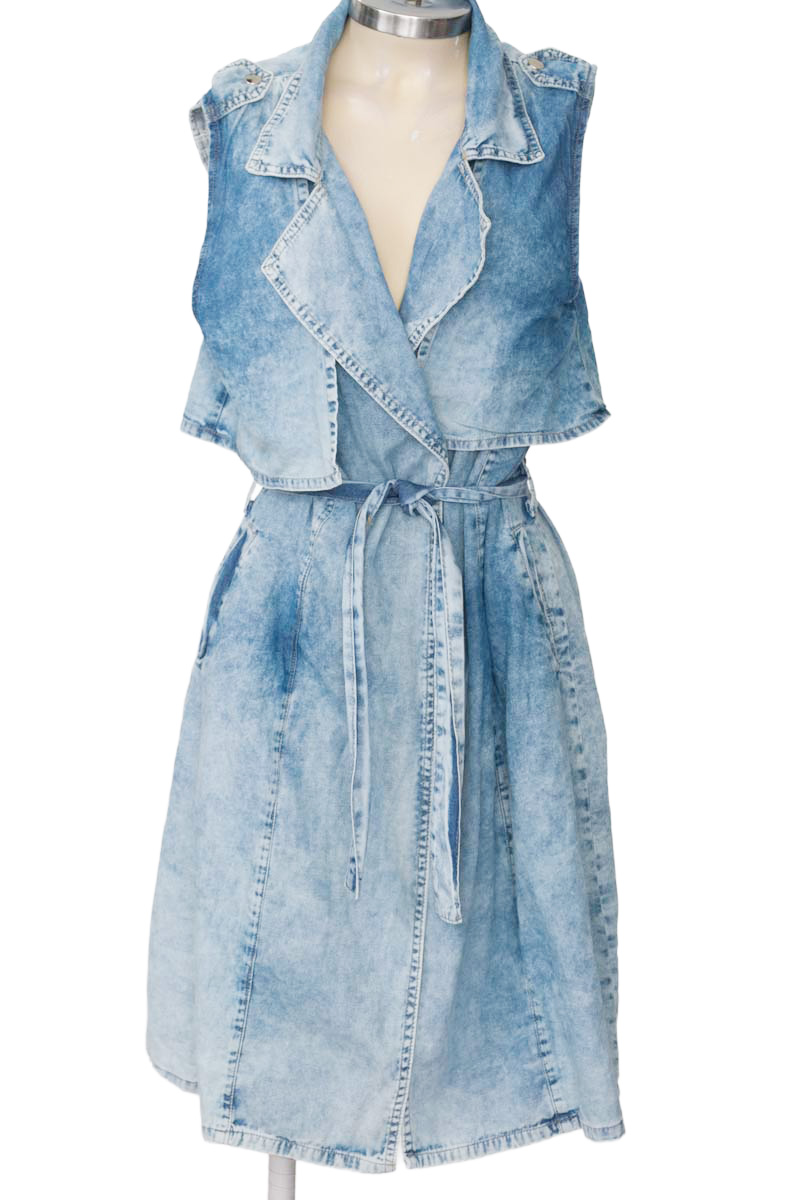 Chaqueta / Abrigo color Azul - Closeando