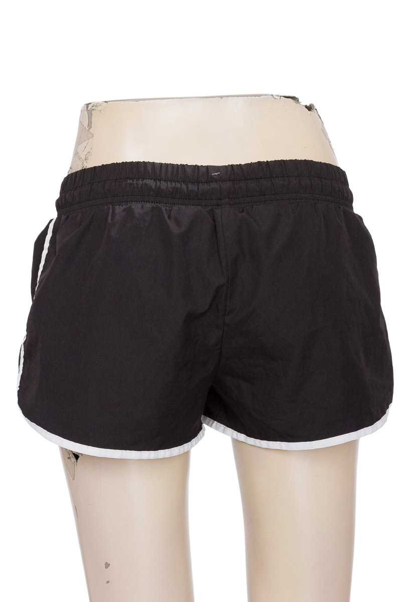 Ropa Deportiva / Salida de Baño color Negro - Gef