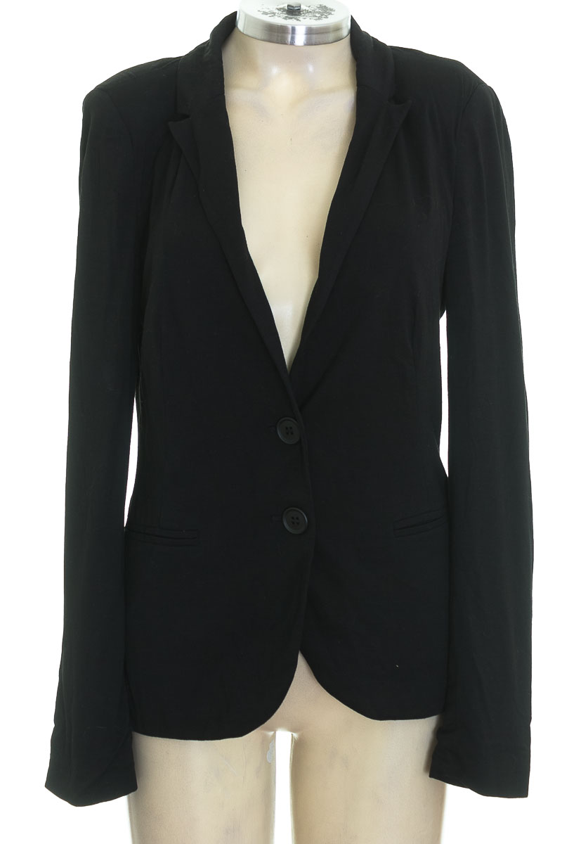 Chaqueta / Abrigo color Negro - Stradivarius | Closeando ®