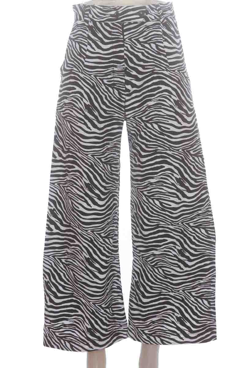Pantalones color Estampado - Closeando