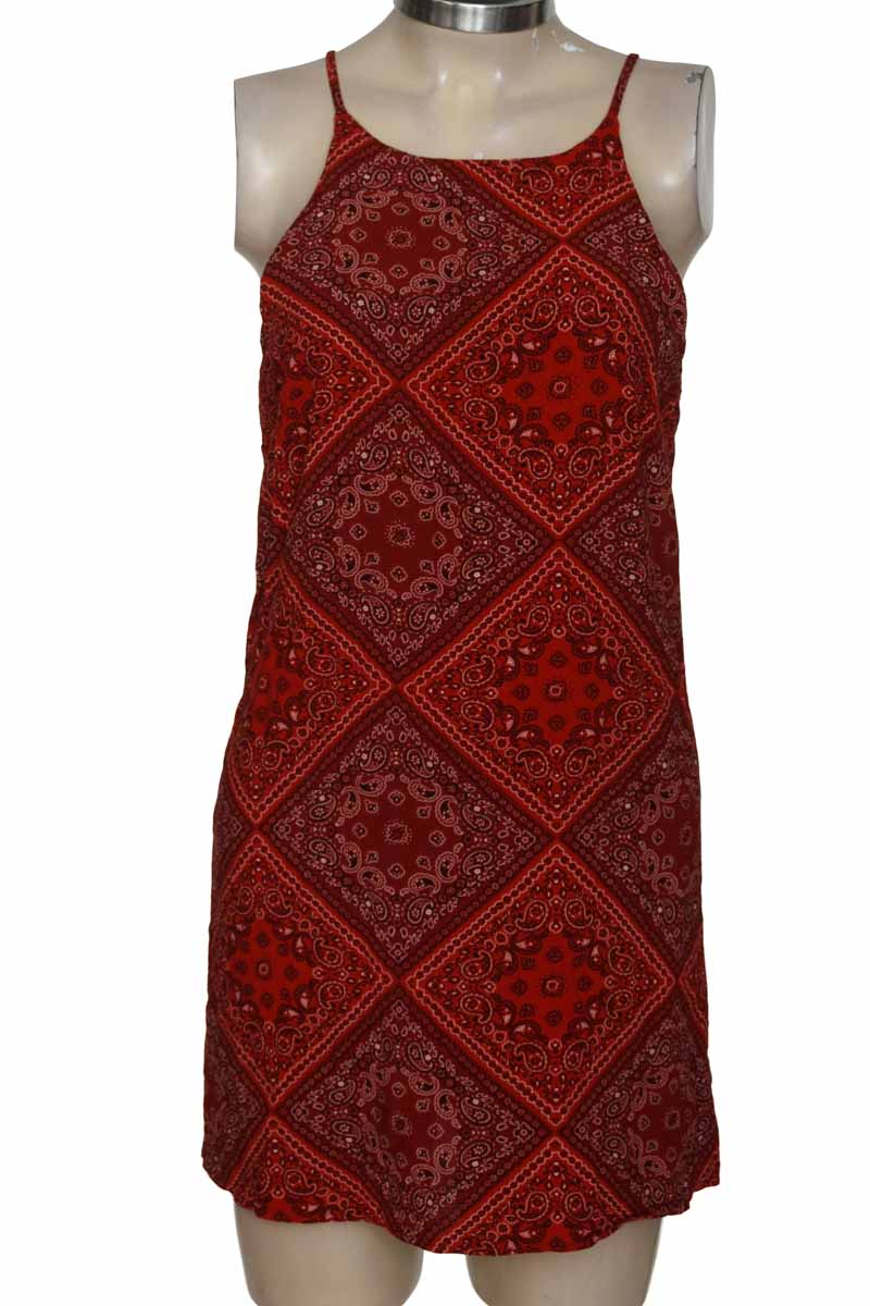 Vestido / Enterizo color Rojo - Closeando