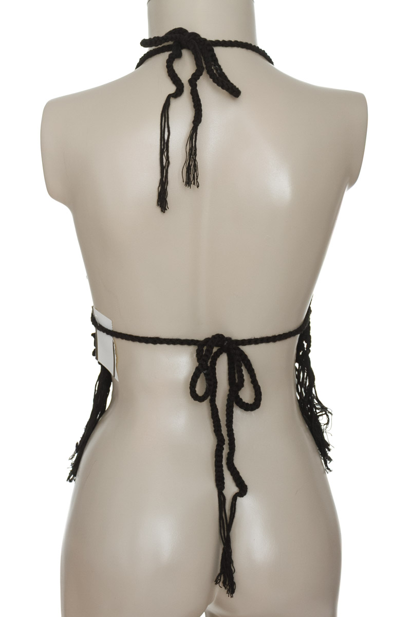 Top / Camiseta color Negro - Closeando