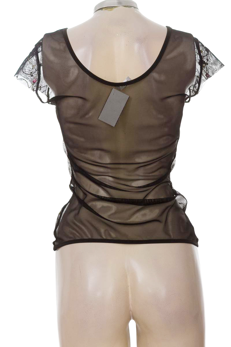 Top / Camiseta color Negro - Fascinación