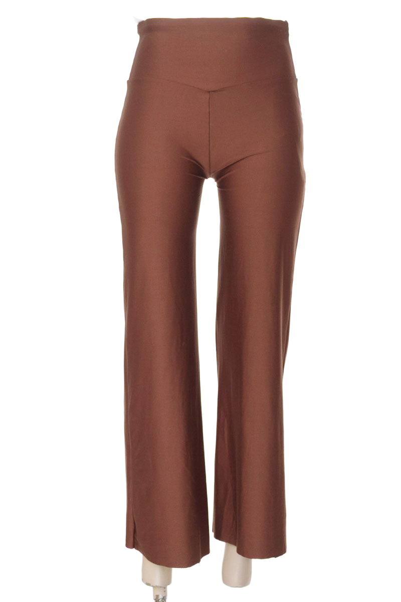 Pantalones color Café - Closeando