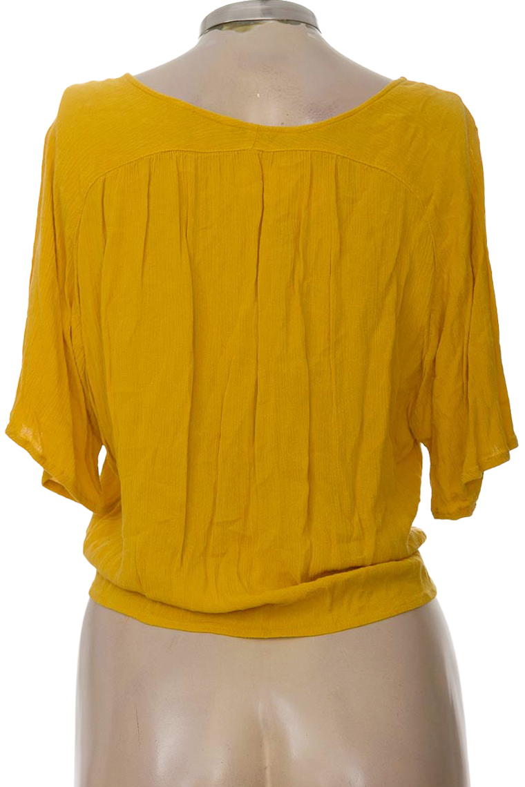 Blusa color Amarillo - Stradivarius