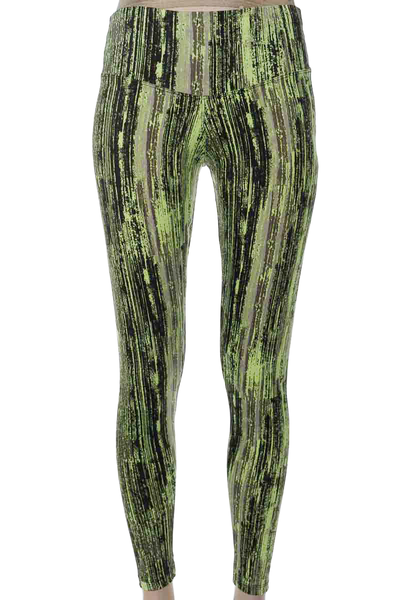 Ropa Deportiva / Salida de Baño color Verde - Closeando