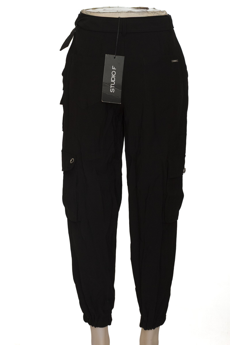Pantalones color Negro - Studio F