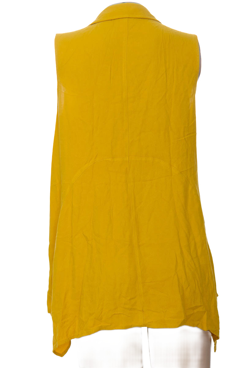 Top / Camiseta color Mostaza - Fever