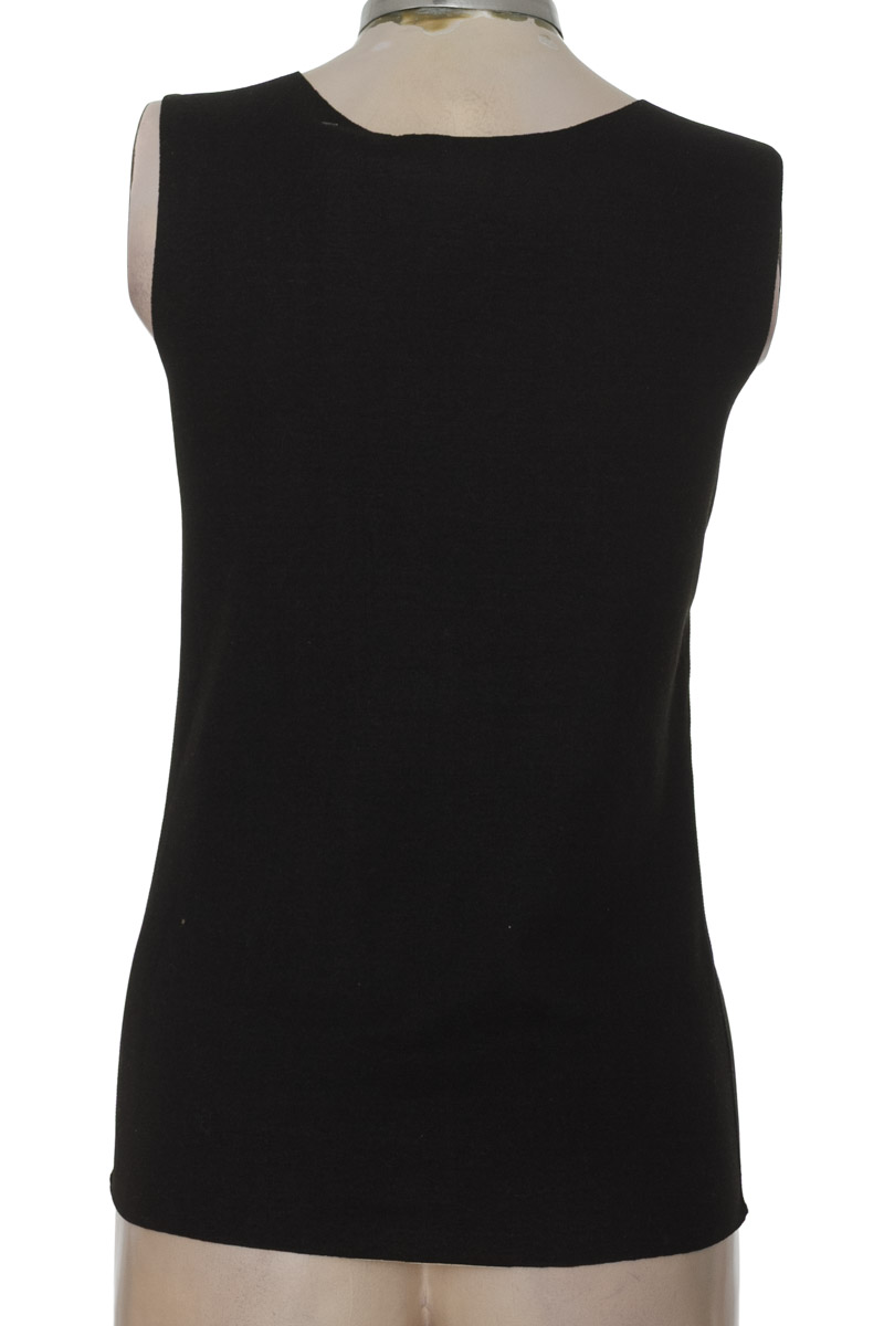 Top / Camiseta color Negro - Closeando
