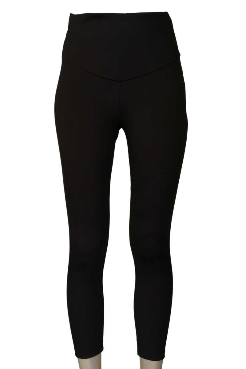 Ropa Deportiva / Salida de Baño color Negro - Closeando